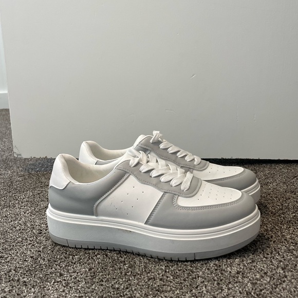 Steve Madden Sneakers - Picture 6 of 6